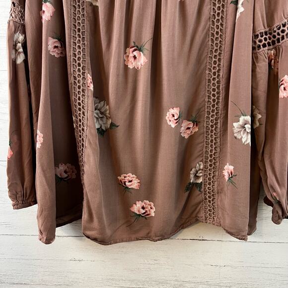 Torrid Beige Floral Eyelet Twill Tunic Size 1X - Picture 9 of 11